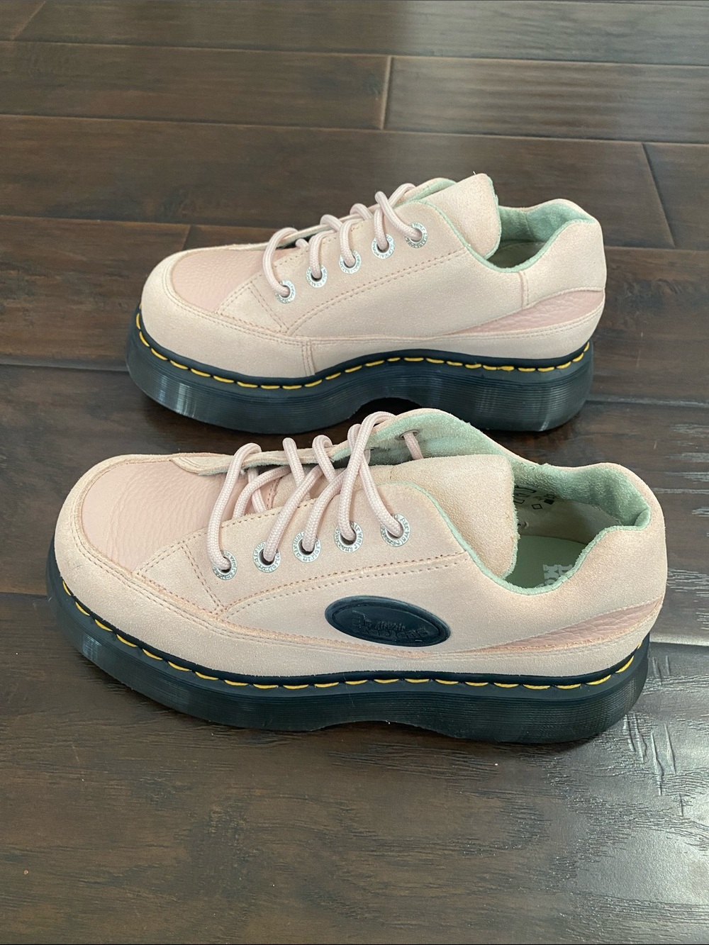 New without box Dr Martens Buzz heavyweight platform sneakers women’s size 7 & 8